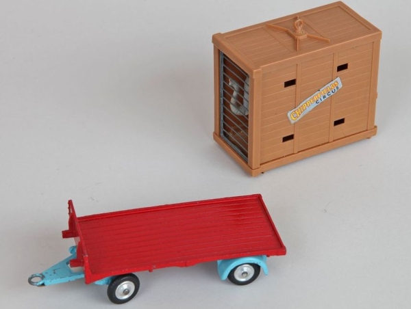 Corgi Toys Bedford Traction "Chipperfield Cirus" Truck with Trailerplatform 1959 DieCast Model (9069)
